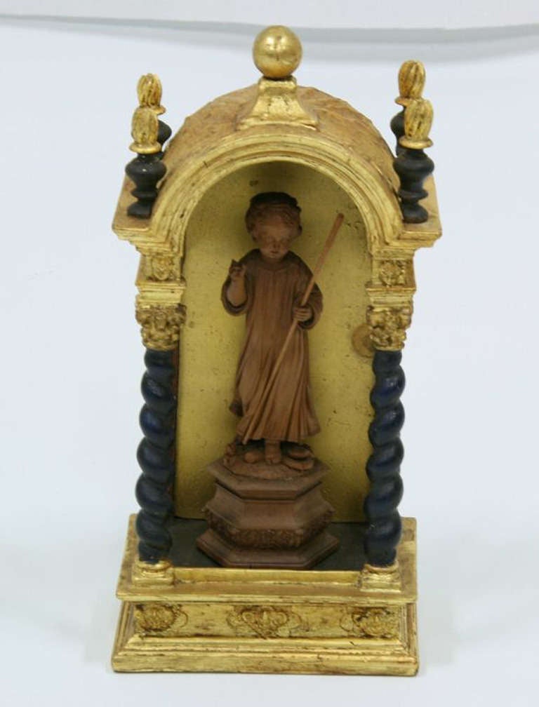 Religious sculpture exquisitely carved wood gold doré.
Measures: 13