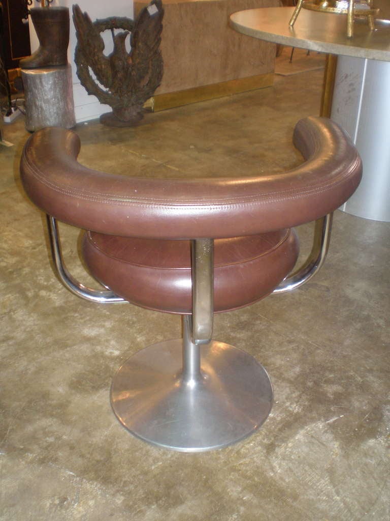 Pair Of Leather And Chrome Chairs In Good Condition In Highland Park, IL