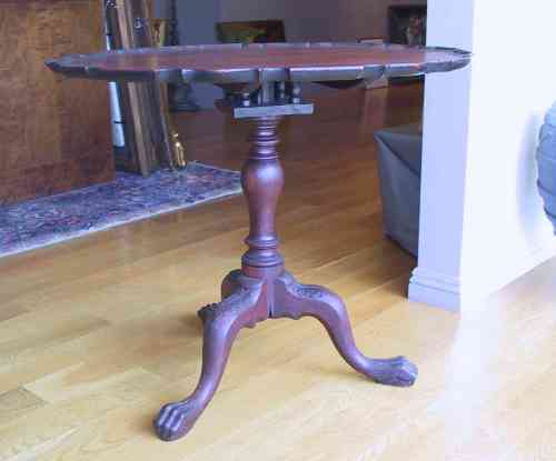 18th Century and Earlier 18th c. Tilt Top Piecrust Tea Table For Sale