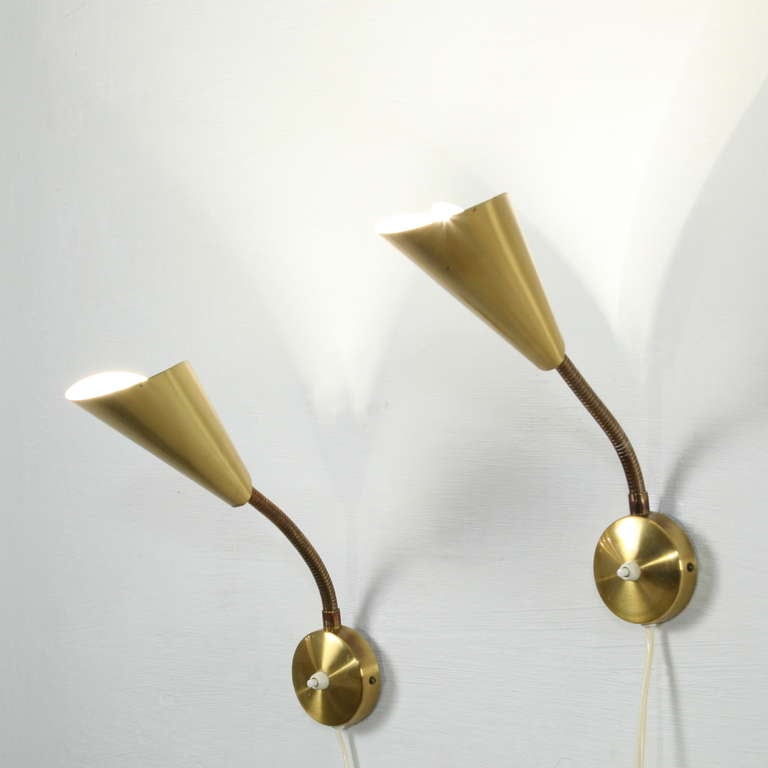 Set Of Brass Mid Century Scandinavian Wall Lamps In Excellent Condition In Antwerp, BE