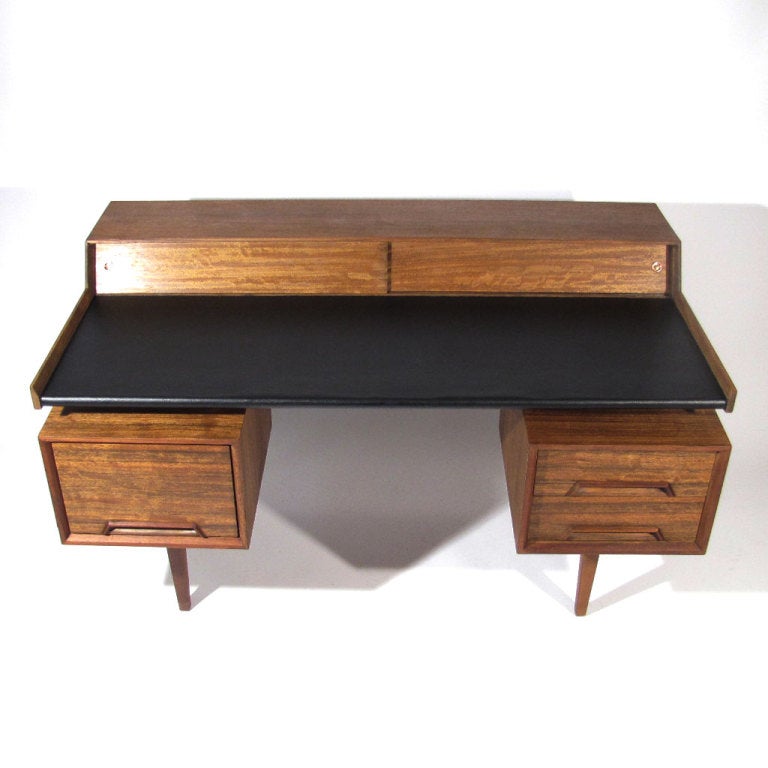 Mid-Century Modern Milo Baughman Desk For Sale