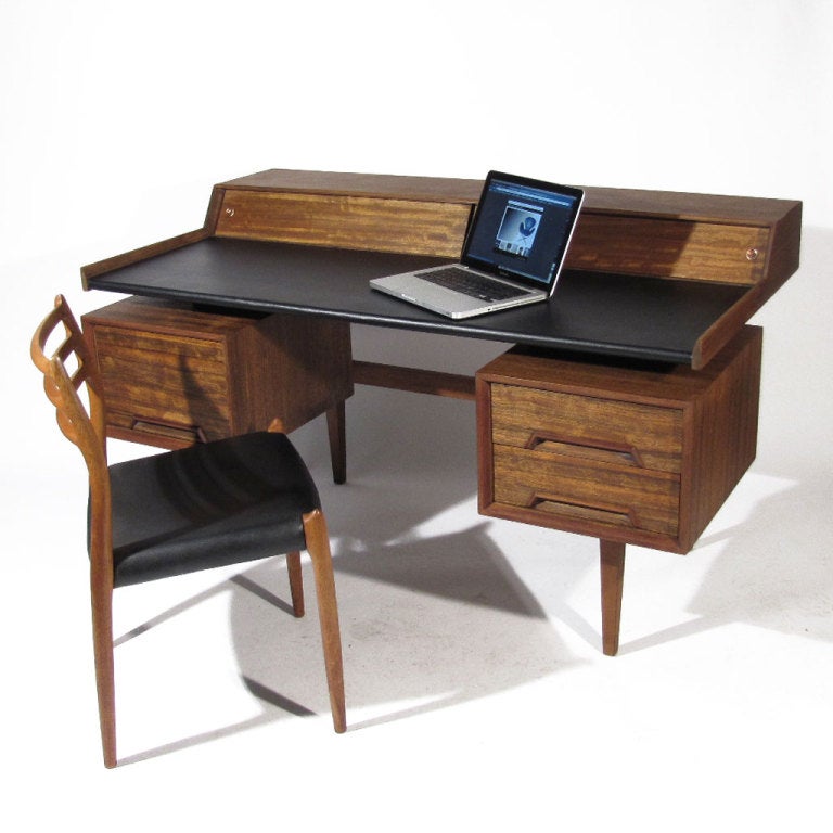 Milo Baughman Desk For Sale 3