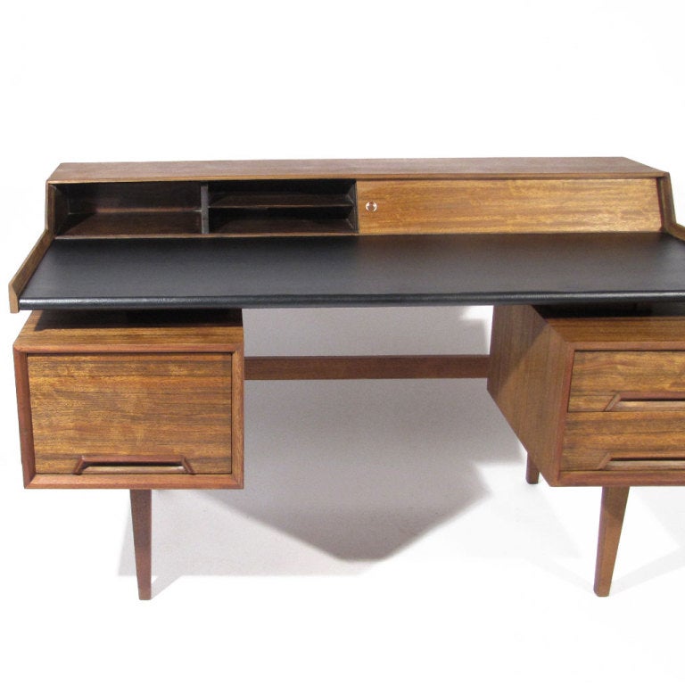 Milo Baughman Desk For Sale 1