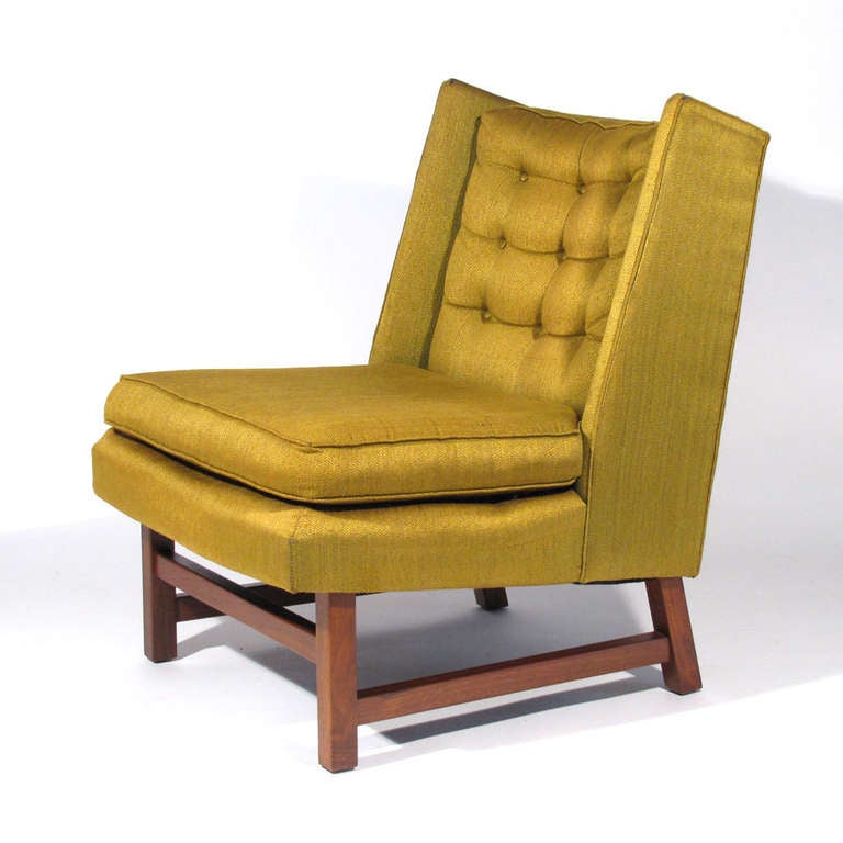 Mid-Century Modern Pair of Edward Wormley-Style Wingback Chairs For Sale