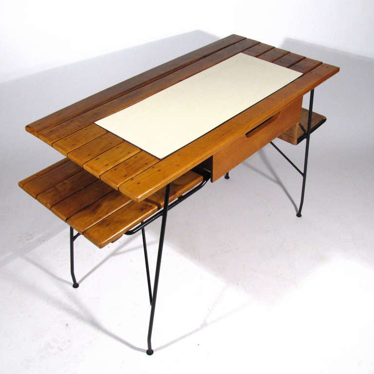 Arthur Umanoff Desk In Excellent Condition In Baltimore, MD