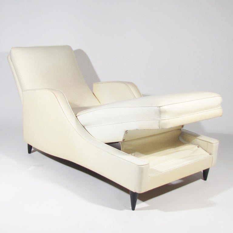 Italian Chaise Lounge In Excellent Condition In Baltimore, MD