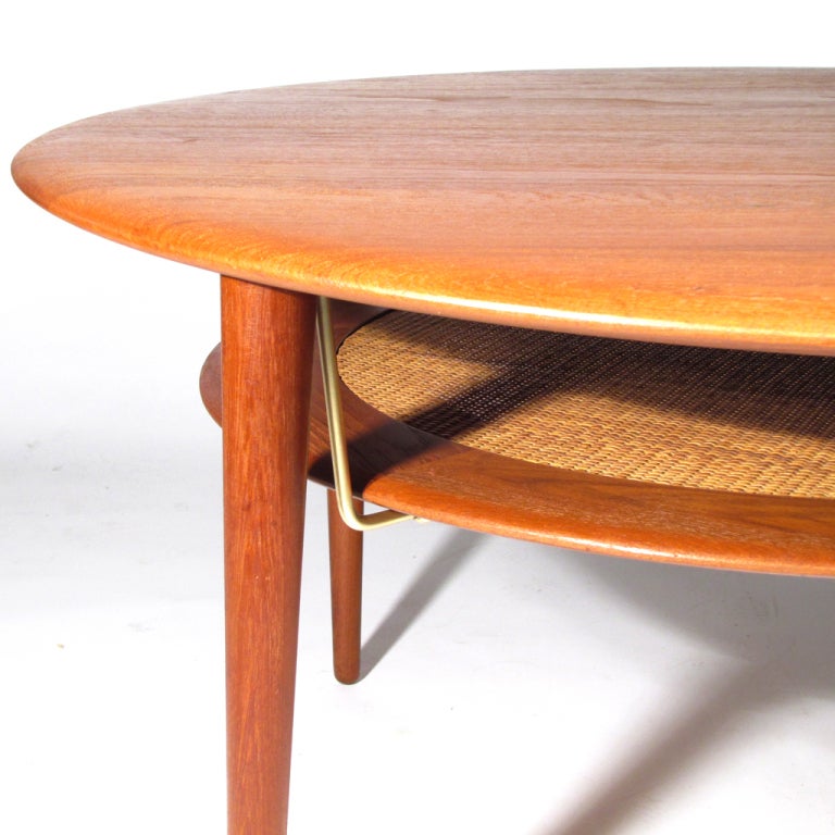 Mid-Century Modern Peter Hvidt Table For Sale