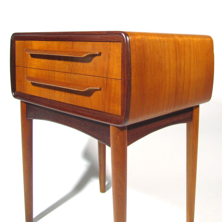 Johannes Andersen Stand In Excellent Condition In Baltimore, MD