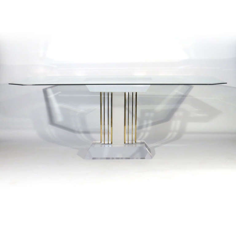 Spectrum Lucite Table In Excellent Condition For Sale In Baltimore, MD
