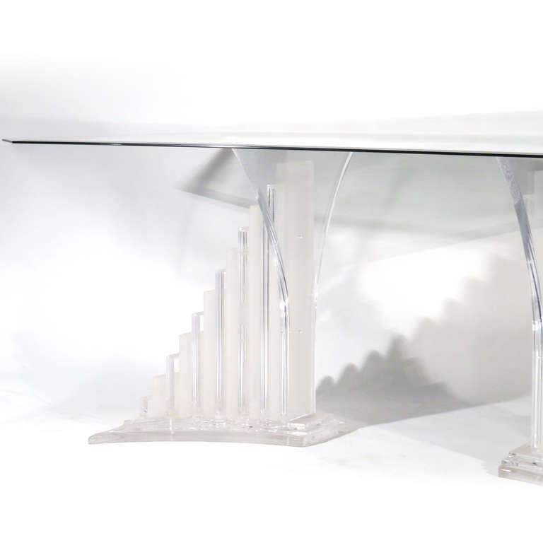 Lucite Dining Table In Excellent Condition For Sale In Baltimore, MD