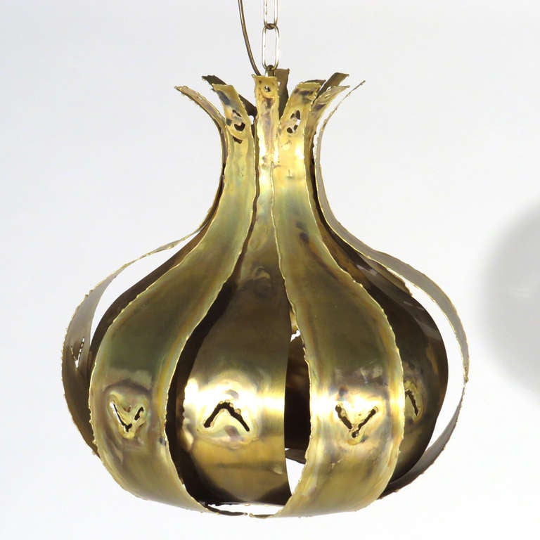 Jere Onion Pendant