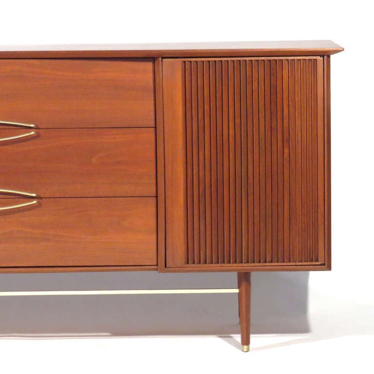 Mid-20th Century Hobey Helen Dresser For Sale