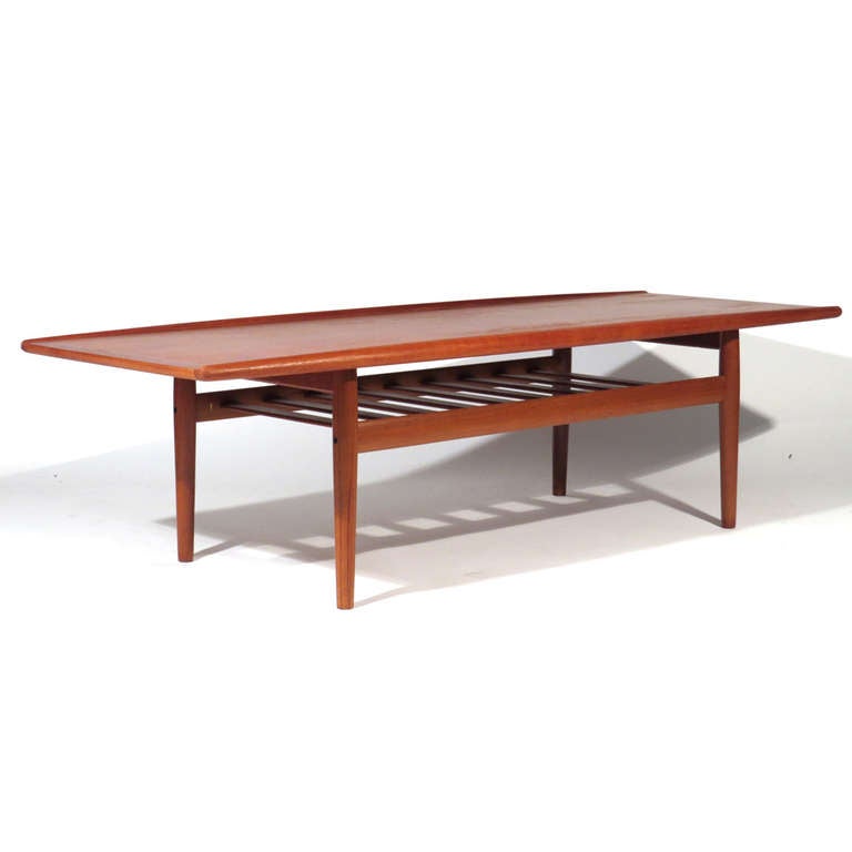 Grete Jalk Table