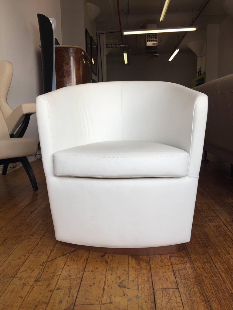 Modern Italian Designer Lounge Chair, White Leather and Walnut Wood