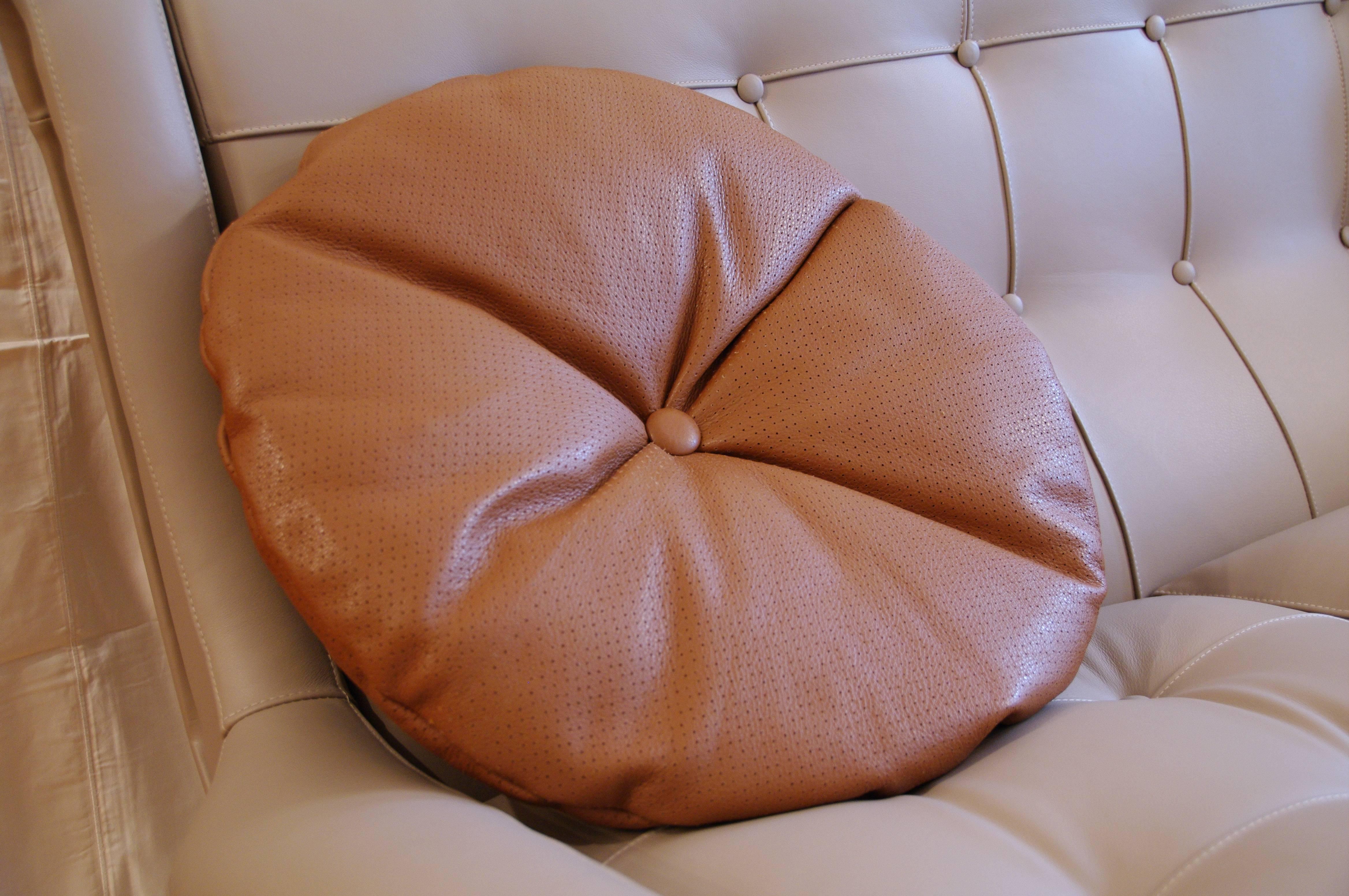 Italian Leather Decorative Pillow with Button by Arflex, Italy In Excellent Condition For Sale In Jersey City, NJ