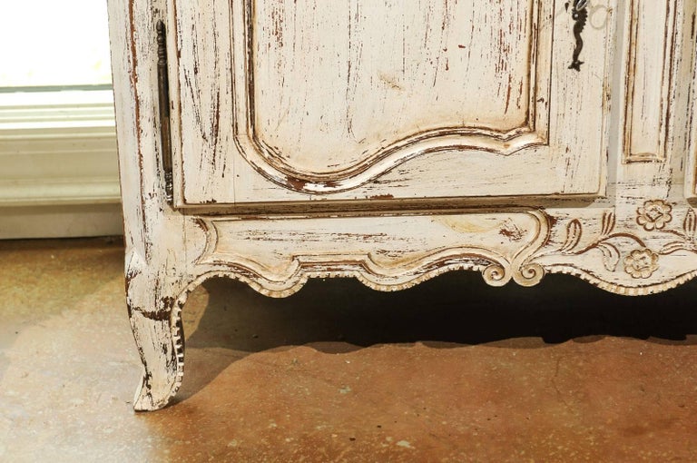 French Louis XV Style Off-White Painted Wood Enfilade with Drawers and Doors For Sale 5