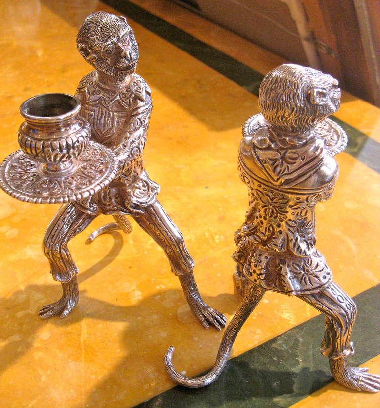 American Craftsman Coppia di candelabri a forma di scimmia in argento Tiffany Americano in vendita