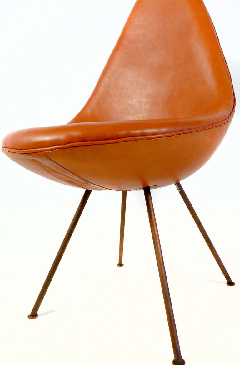 Mid-20th Century Rare Drop Chair Made by Arne Jacobsen for the SAS Hotel in Copenhagen For Sale