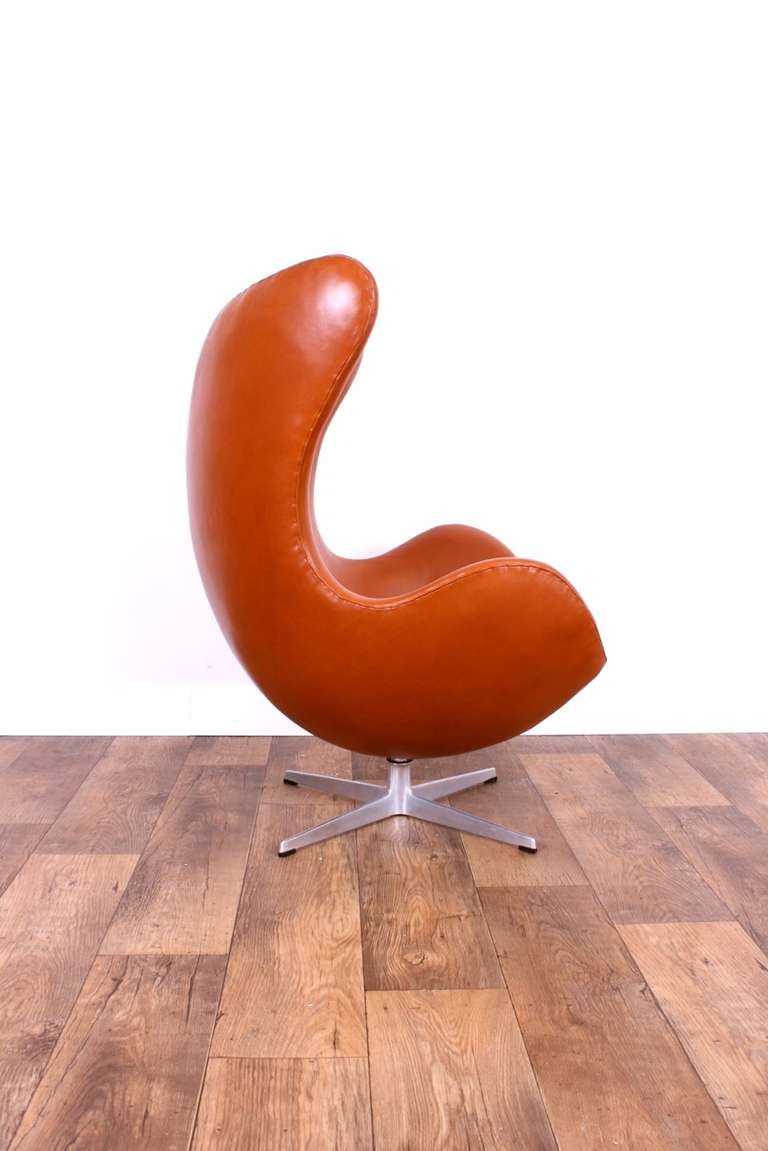Beautiful Egg Chair & Ottoman, Arne Jacobsen For Fritz Hansen. 60's Edition. 1