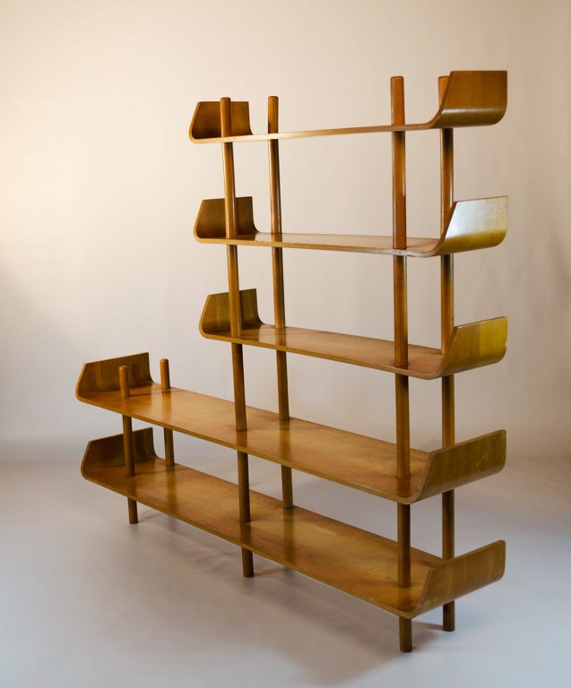 Nice plywood beech bookcase.
Designed by Willem Lutjens for Gouda de Boer, netherlands 1953.

2 available.
1 in excelent condition and the one shown in the pictures with some wear and some discoloring from usage but in very good condition.