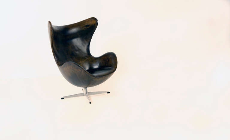 Scandinavian Modern Rare First Edition Egg Chair, Arne Jacosen, Fritz Hansen, 1958 For Sale