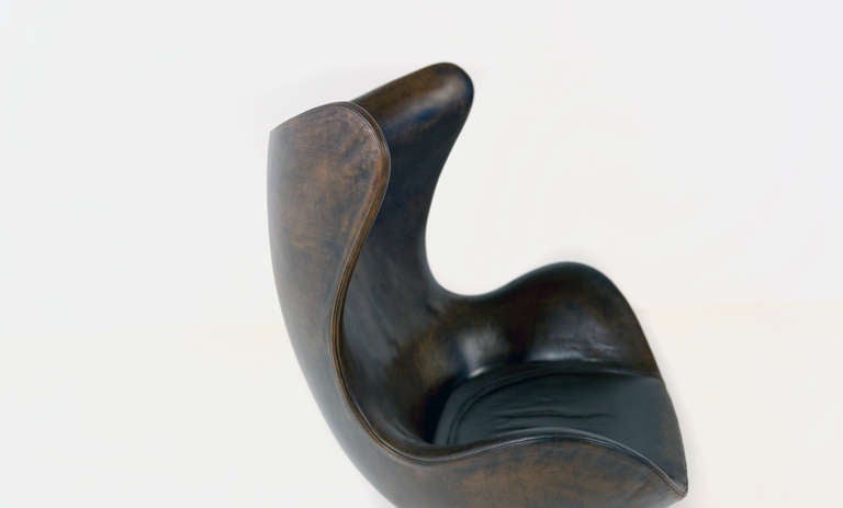 Leather Rare First Edition Egg Chair, Arne Jacosen, Fritz Hansen, 1958 For Sale