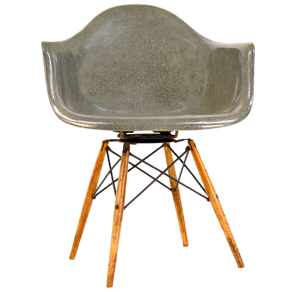 Rope edge Charles Eames PAW Walnut Dowel Leg Swivel Chair For Sale