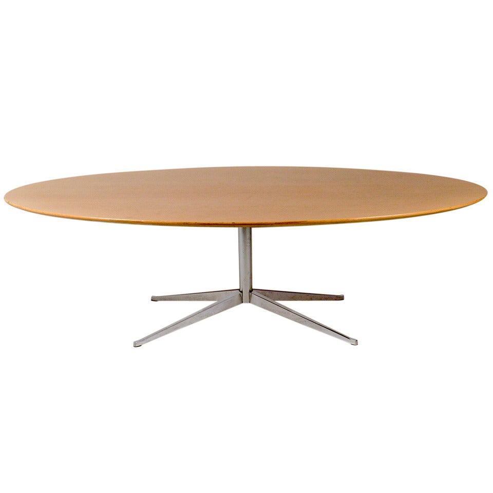 Big Florence Knoll dining table in Oak for Knoll International For Sale