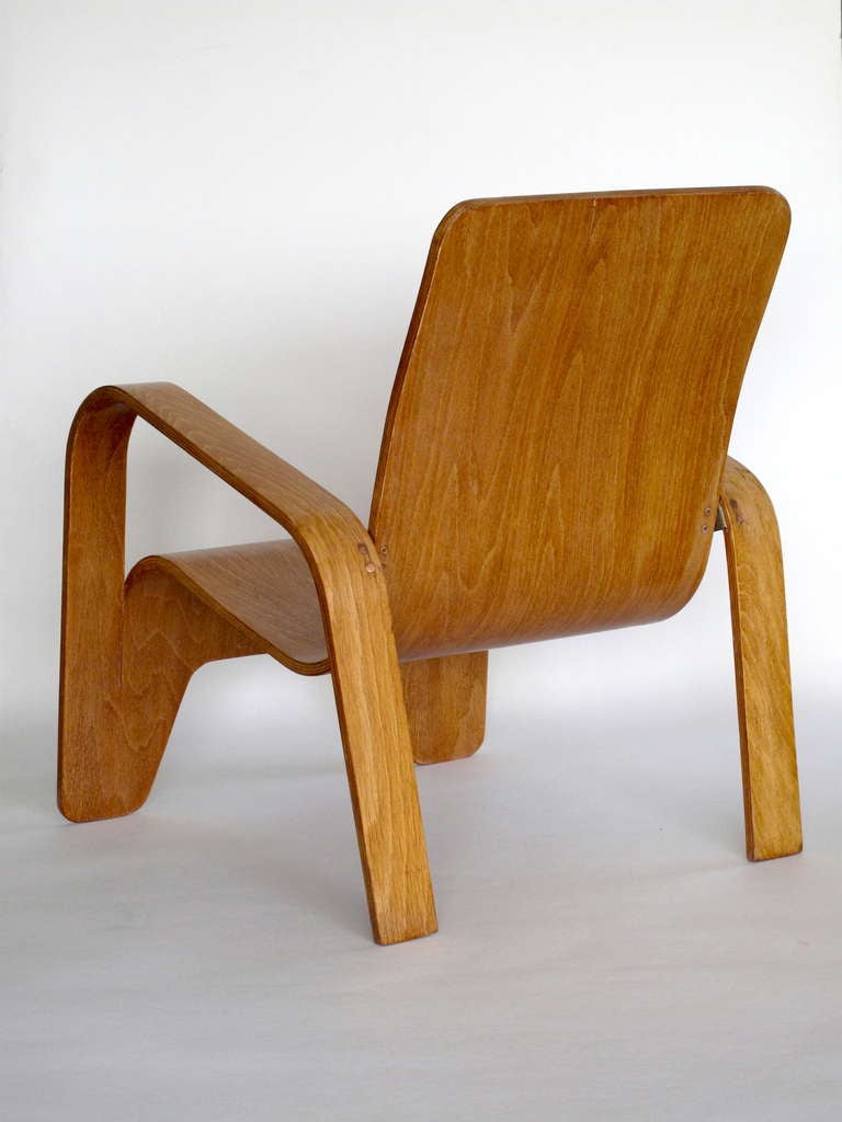 Mid-20th Century Pair of plywood Lounge Armchairs by Han Pieck Made by Lawo, Netherlands, 1940s For Sale