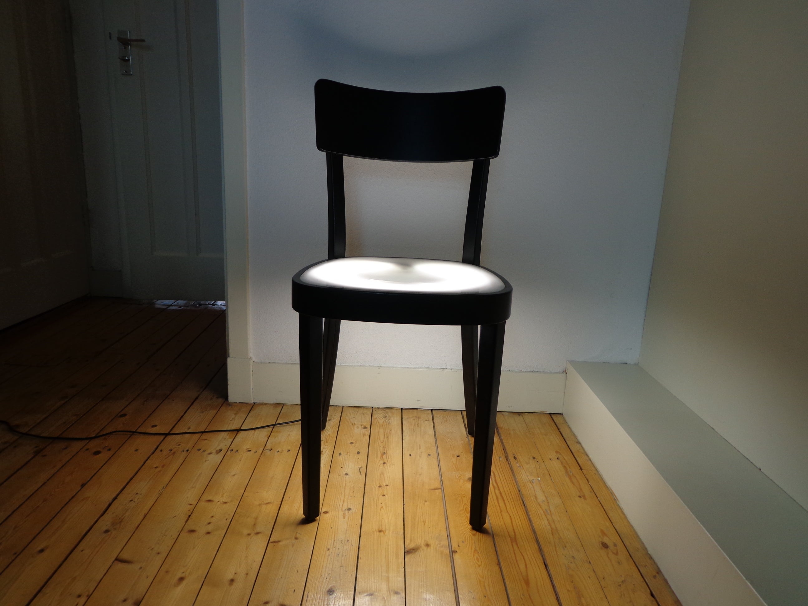 Black lacquered wood Neon Light chair from Horgen Glarus/N2 for Hidden NL For Sale