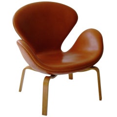 Swan chair, model 4325 by Arne Jacobsen for Fritz Hansen
