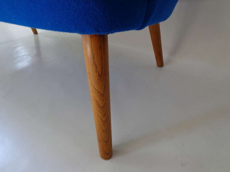 Danish Mini bear sofa AP 315 by Hans J. Wegner made by A.P. Stolen
