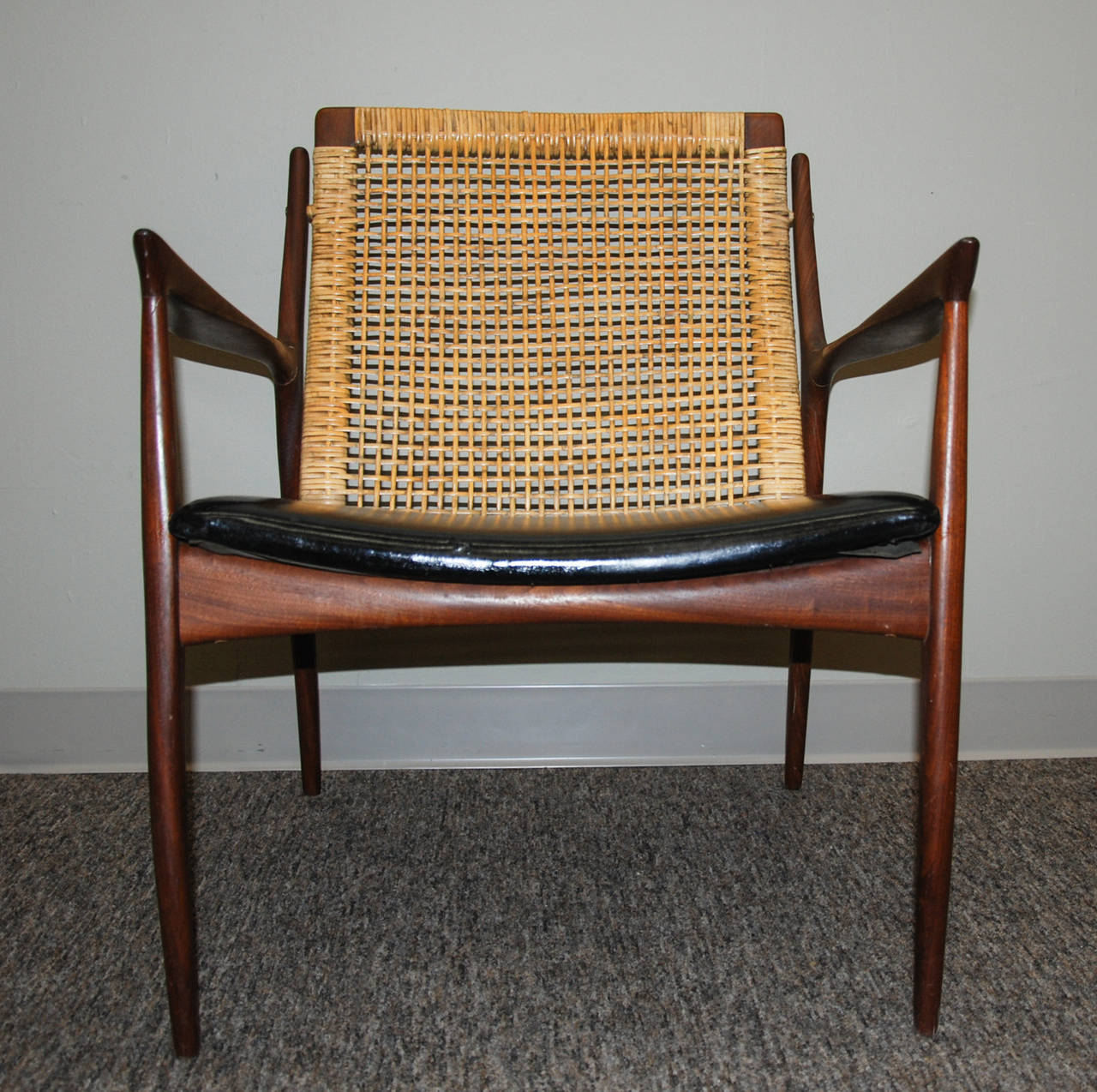 Peter Hvidt & Orla Mølgaard-Nielsen Teak and Cane Back Lounge Chair, circa 1960 In Excellent Condition In Richmond, VA