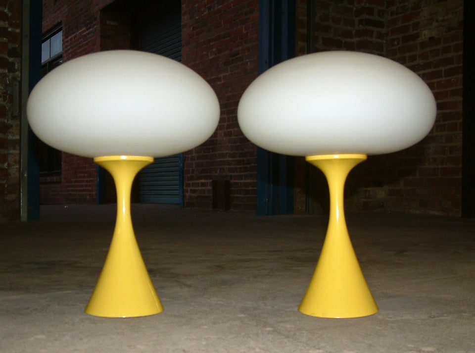 Mid-Century Modern Pair of Yellow Laurel Mushroom Lamps For Sale