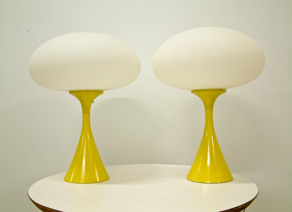 Pair of Yellow Laurel Mushroom Lamps In Good Condition For Sale In Richmond, VA