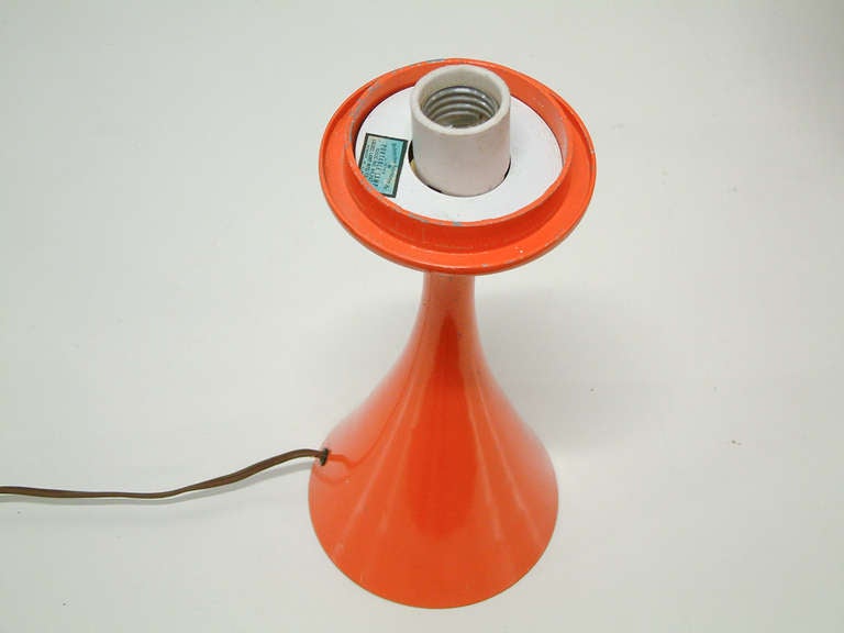 Mid-Century Modern Pair of Orange Laurel Mushroom Lamps, circa 1960 For Sale