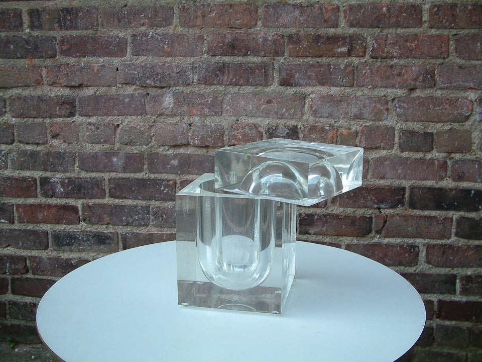 Lucite Ice Bucket in the manner of Alessandro Albrizzi For Sale 2