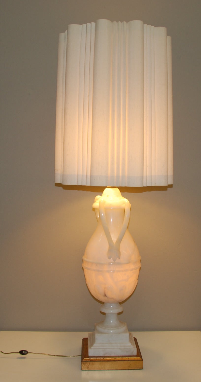 Mid-Century Modern Monumental Hand-Carved Hollywood Regency Italian Alabaster Lamp, circa 1950 For Sale