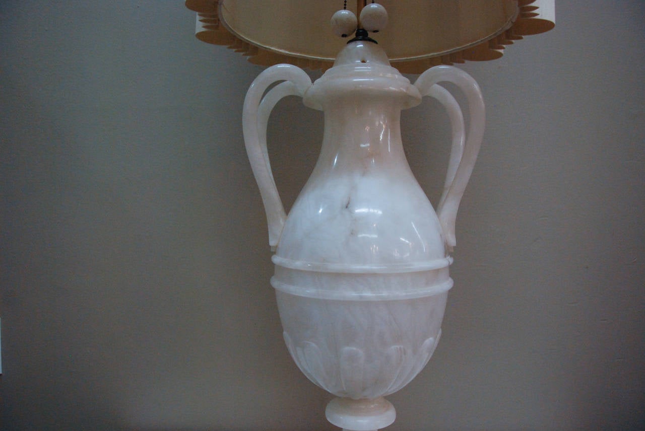 Monumental Hand-Carved Hollywood Regency Italian Alabaster Lamp, circa 1950 For Sale 3