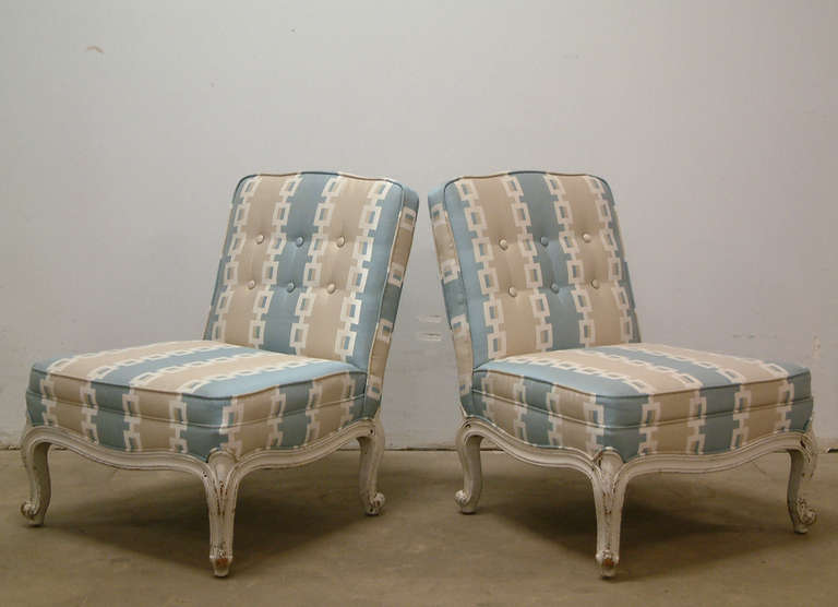 Pair of Drexel French Provincial Boudoir Chairs, circa 1950 In Excellent Condition For Sale In Richmond, VA
