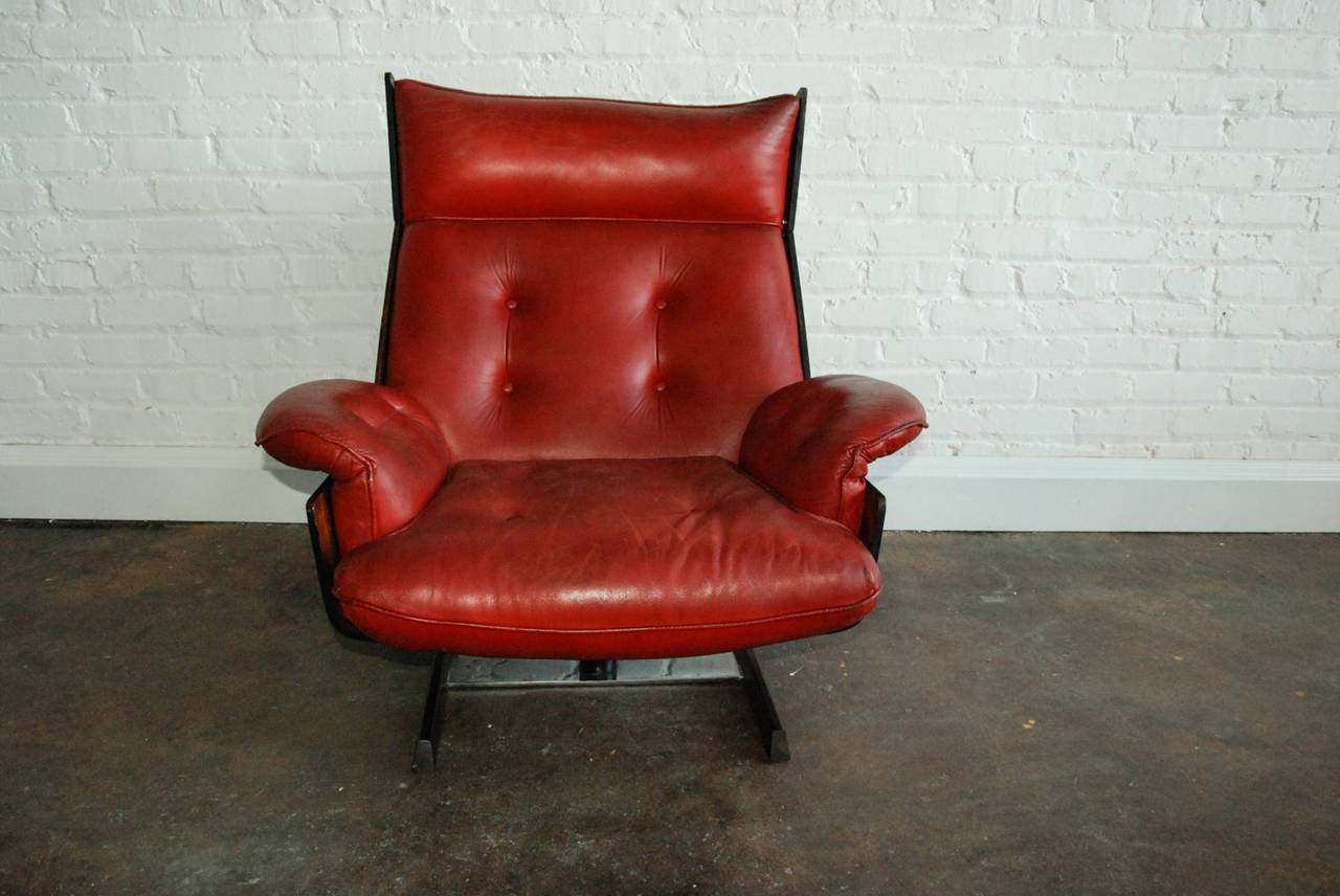 20th Century JD Móveis e Decorações Ltda Leather, Rosewood, Steel Lounge Chair, Brazil
