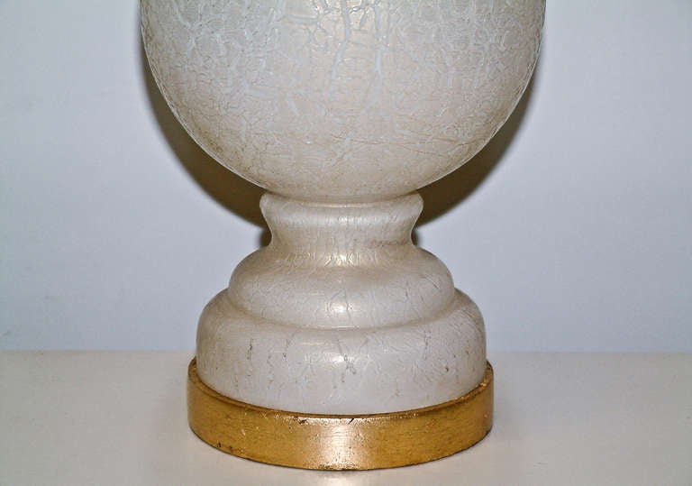Mid-20th Century White and Gold Murano Glass Table Lamp For Sale
