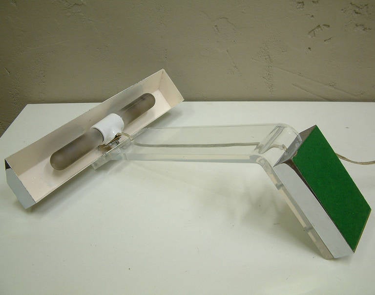 Polished Stainless Steel and Lucite Desk Lamp, circa 1970 For Sale 3