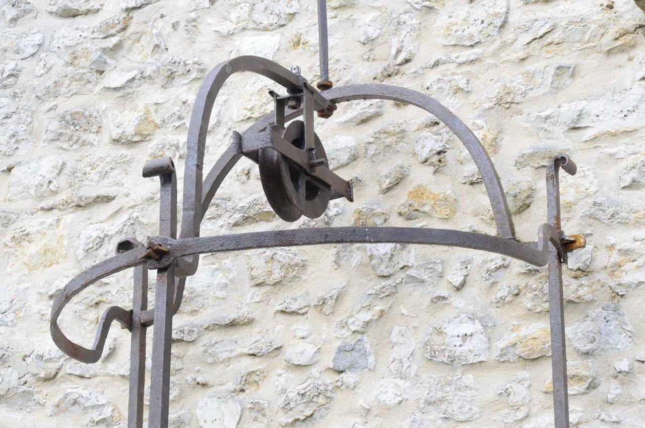 French Louis XIV Period Stone and Wrought Iron Well Curbstone, 17th Century For Sale 1