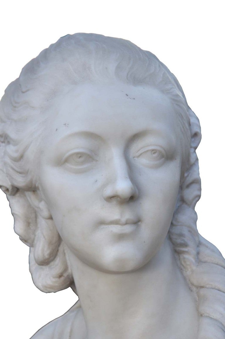 Marble White Carrara marble bust of Madame du Barry - 19th century