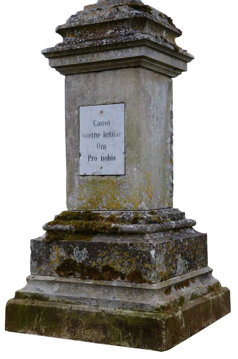 An important stone vase and its pedestal in honnor of Virgin Maria. White marble insert with the inscription :  causa nostrae laetitiae - ora pro nobis. # E6475