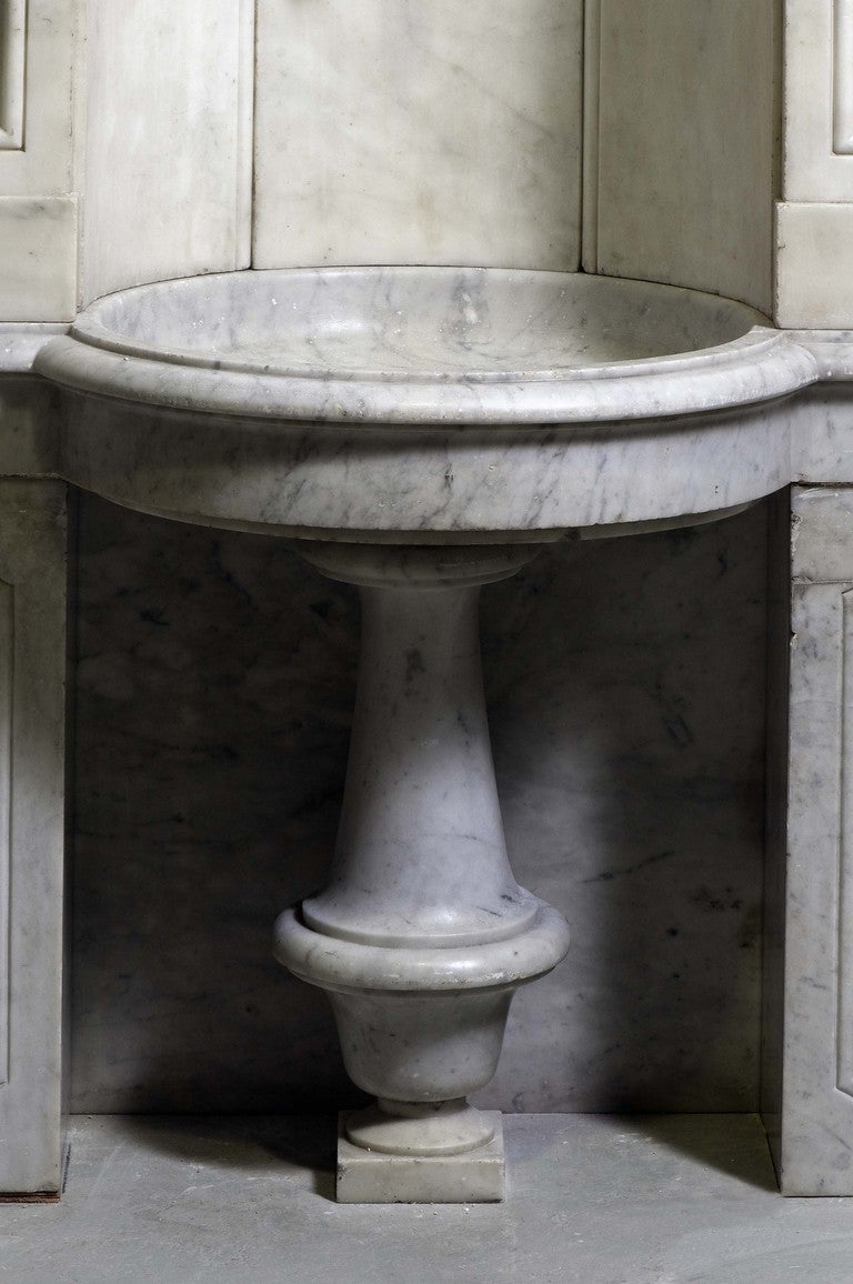 An important white Carrara marble fountain dated middle of 19th C. Origin : Roma 2