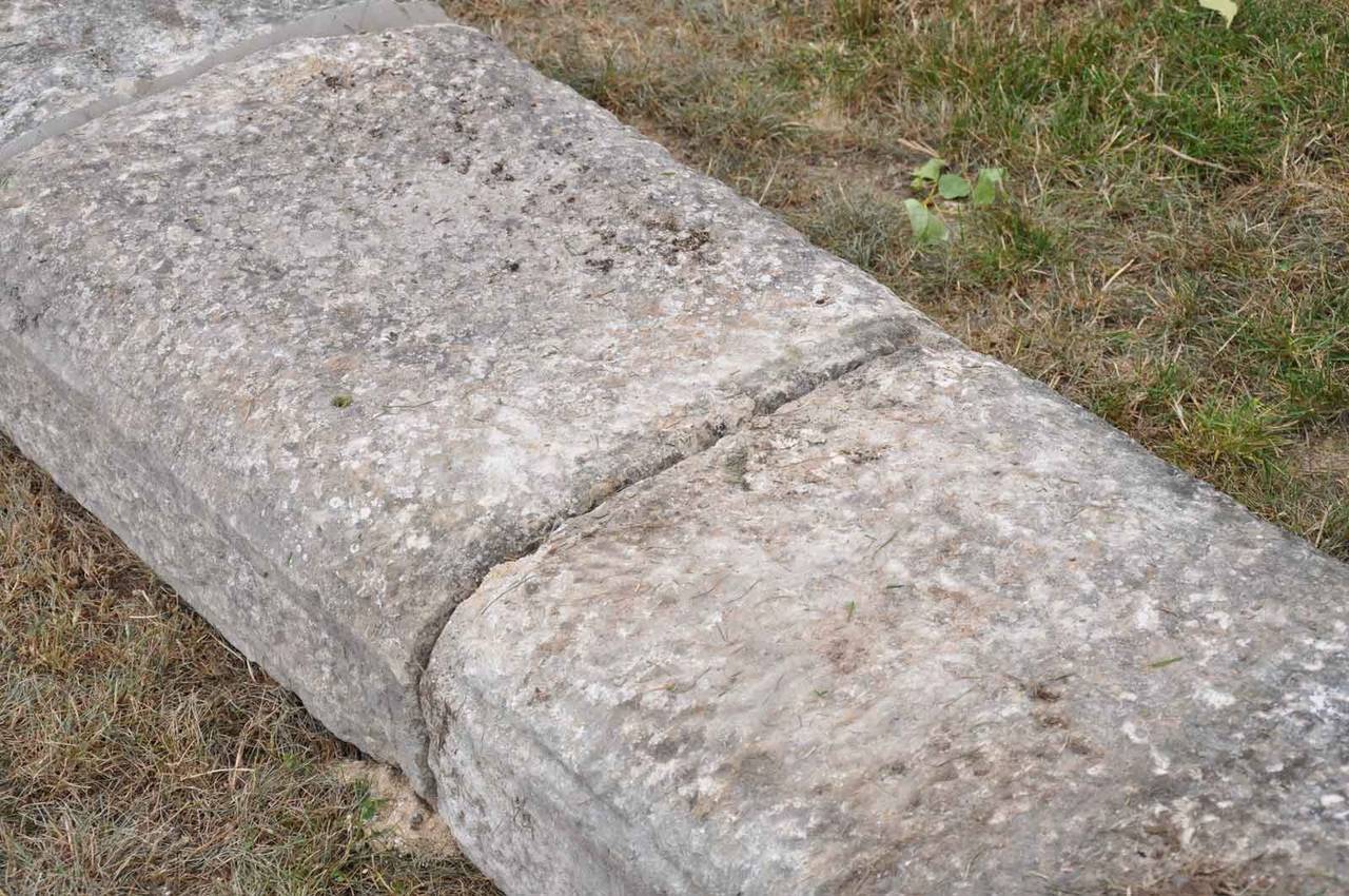 Stone Fountain, 19th Century In Good Condition In Richebourg, Yvelines