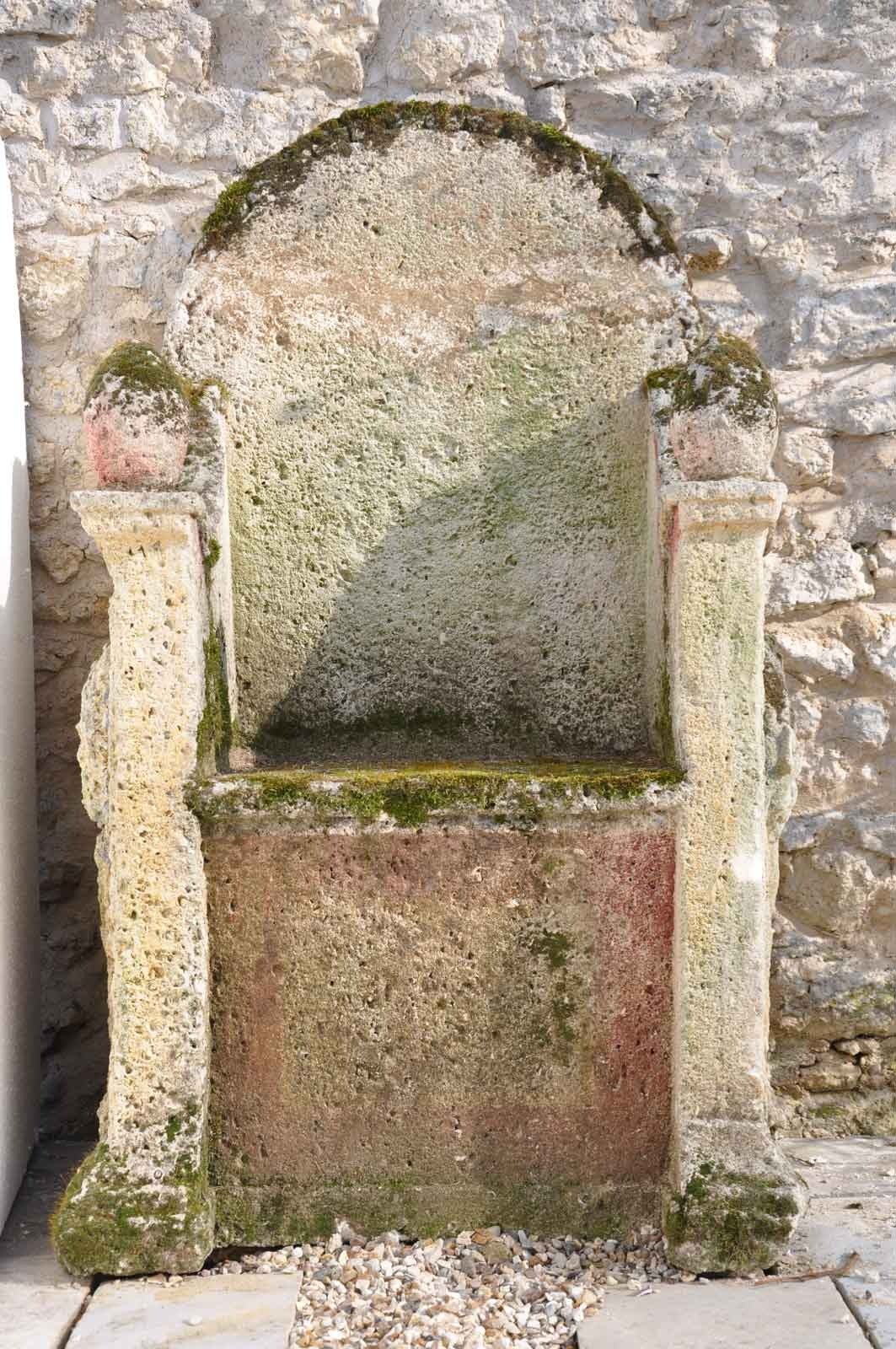 Carved Stone Throne, circa 17th Century For Sale at 1stdibs