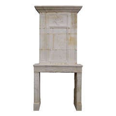 French Directoire period limestone fireplace - Late 18th century.